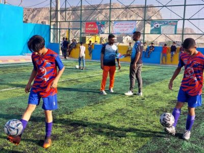 راه اندازی زمین چمن فوتبال در ۱۱ روستای فارس