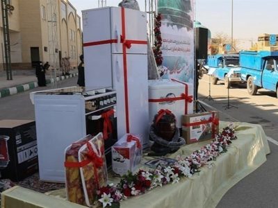 خبر ۱۰۰ سری جهیزیه میان نوعروسان دهک اول استان فارس توزیع شد