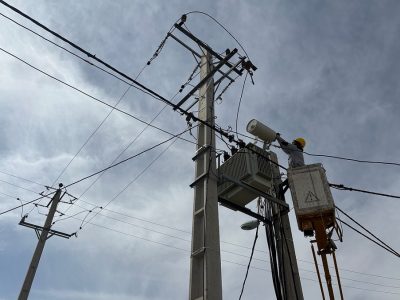 تعمیر۴۰ دستگاه ترانسفورماتور مخاطره آمیز شهرستان داراب