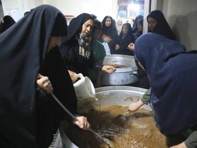 پخت بزرگ‌ترین حلوای نذری شهر شیراز در حرم مطهر حضرت علی‌بن‌حمزه (ع)