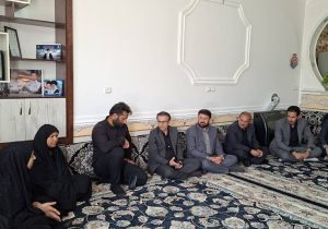 مدیرکل سیاسی استانداری فارس از خانواده شهدای ناو جماران در خرامه، کوار و سروستان دیدار کرد / روایتی از ۴ شهید والامقام جنگ رمضان