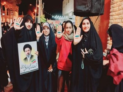 مراسم تجدید بیعت دانش‌آموزان سروستانی با رهبر شهید و دانش‌آموزان شهید میناب
