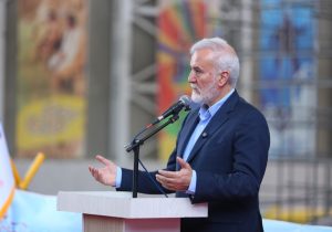 اهدای ۱۰ هزار بسته نوشتافزار پیش از زنگ مدارس و بهرهبرداری از ۴۶۰ واحد مسکن محرومین